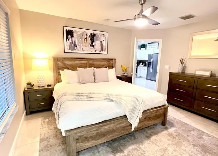 Spacious Home Near Downtown & The Beach