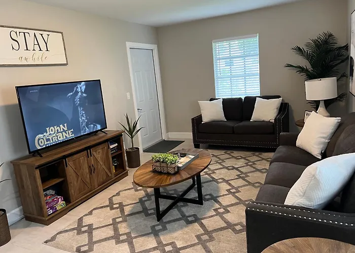 Spacious Home Near Downtown & The Beach